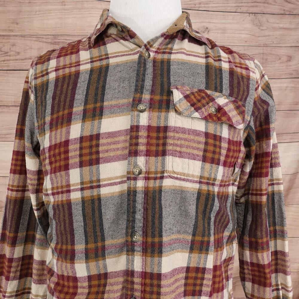 Legendary Whitetails Shirt Mens Medium Plaid Flannel Long Sleeve‎ Button Up